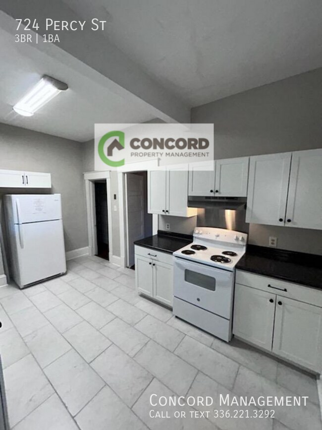 Building Photo - 724 Percy St