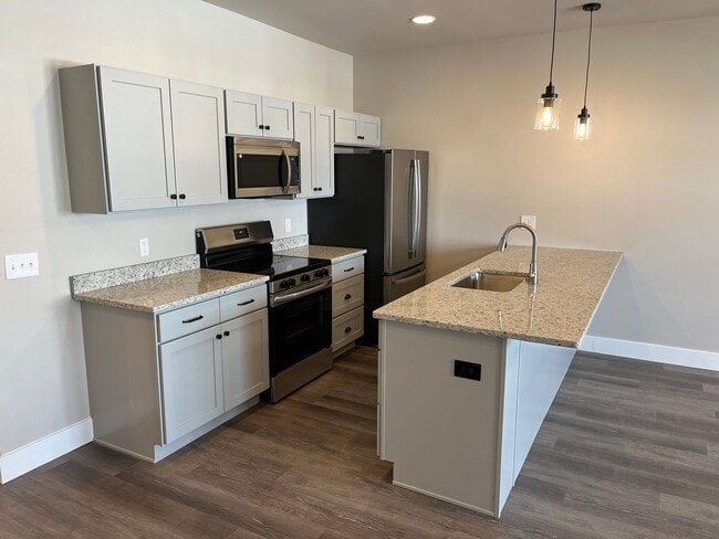 Building Photo - Salem Run Apartments Phase 2