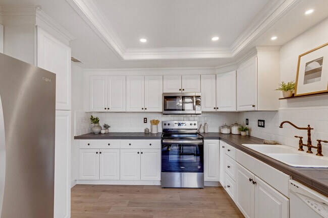 Building Photo - 48980 Wildwood Ln