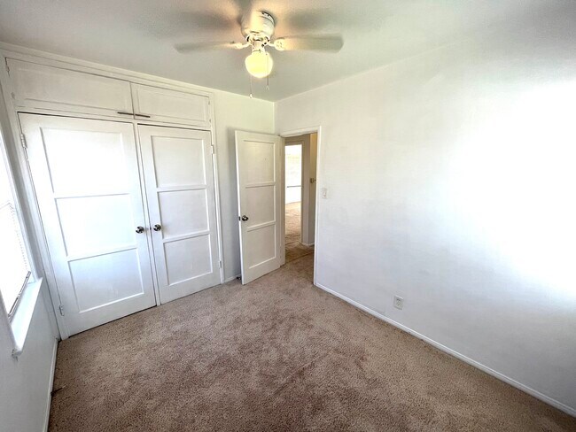 Building Photo - 618 W 26th St