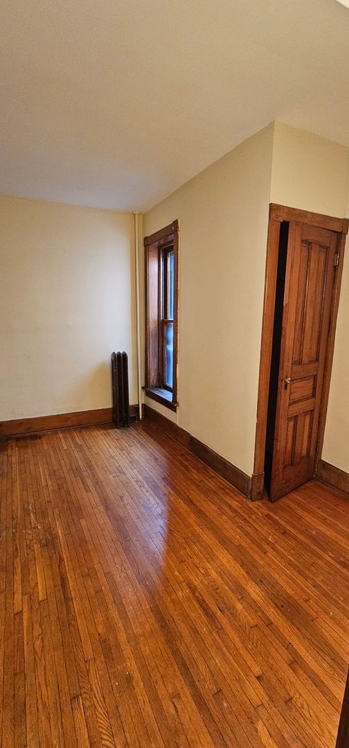 Building Photo - 2nd Floor 2 Bedroom 1 Bath Harrisburg Scho...