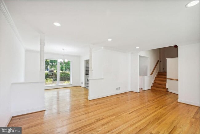 Building Photo - 5916 Greentree Rd