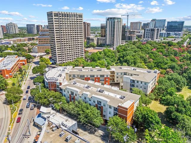 Building Photo - 2950 McKinney Ave