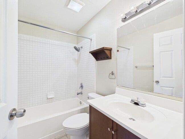 Building Photo - Private 1 bedroom condo at Cypress Park
