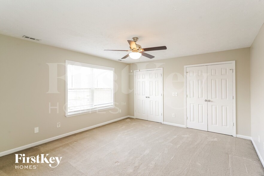 Building Photo - 308 Birchclay Point N