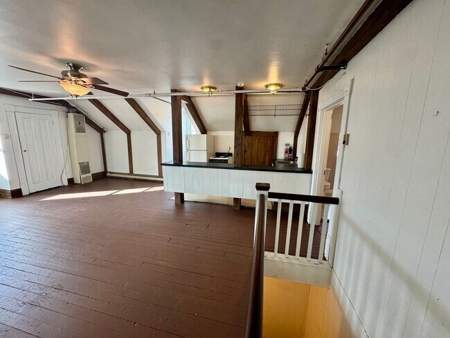 Building Photo - 4451 Highridge St