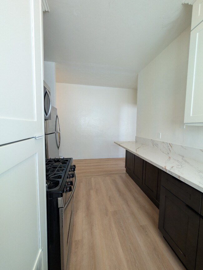 Building Photo - 427 Coronado Ter