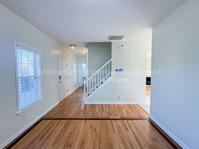 Building Photo - 804 Willowedge Ct