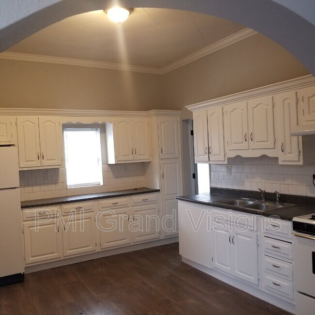 Building Photo - 140 N 17th St