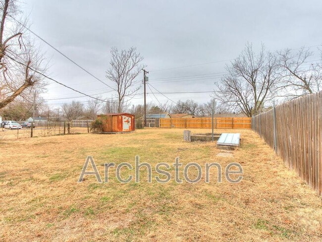 Building Photo - 630 Villa Dr