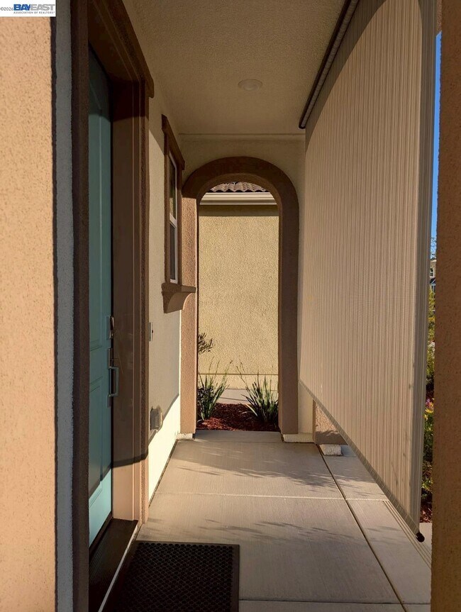 Building Photo - 7149 Diamond Ave