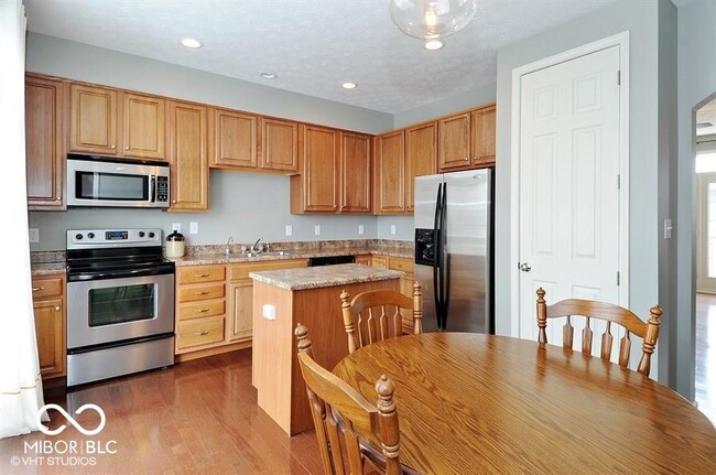 Building Photo - 420 W Main St