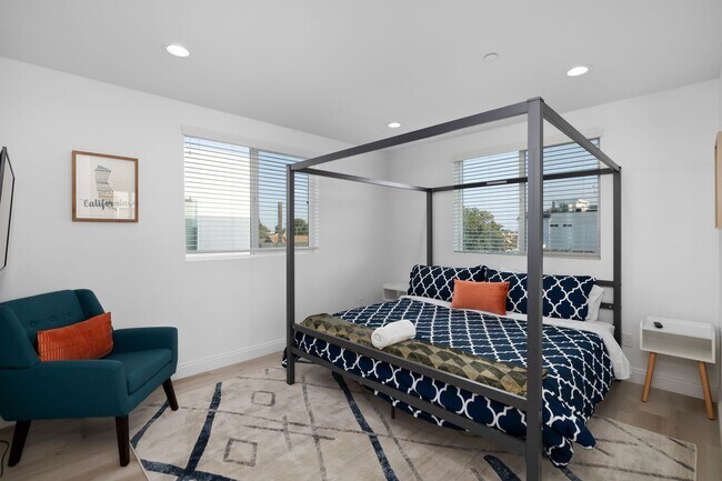 Building Photo - 4-Unit Townhome Community | Luxury Living Near DTLA