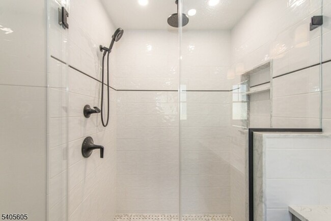 Building Photo - 237 Morris Ave