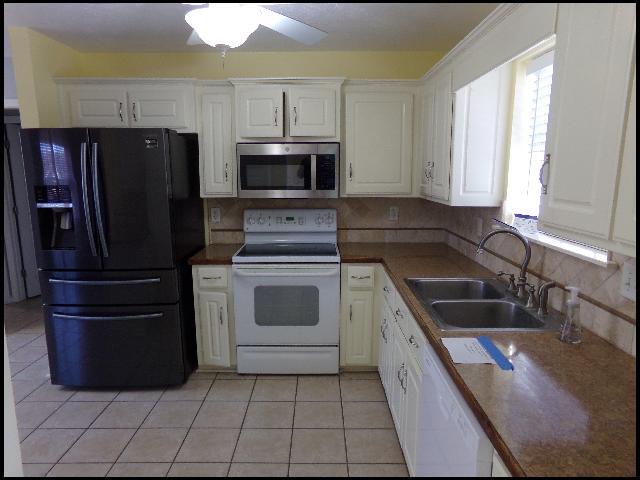 Building Photo - 12 Lauren Cove