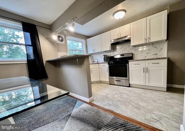 Building Photo - 937 Grant Rd