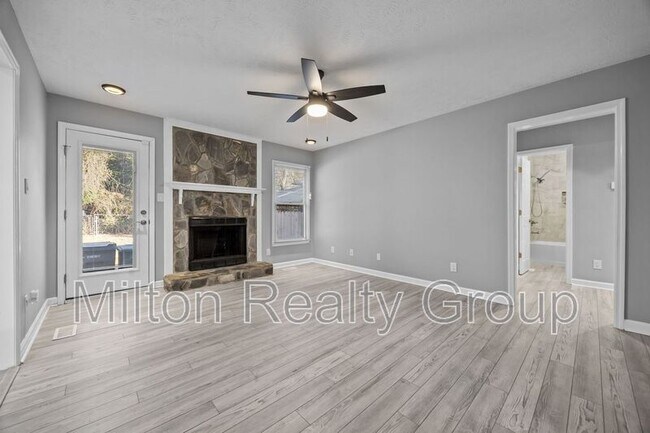 Building Photo - 4320 Falls Dr