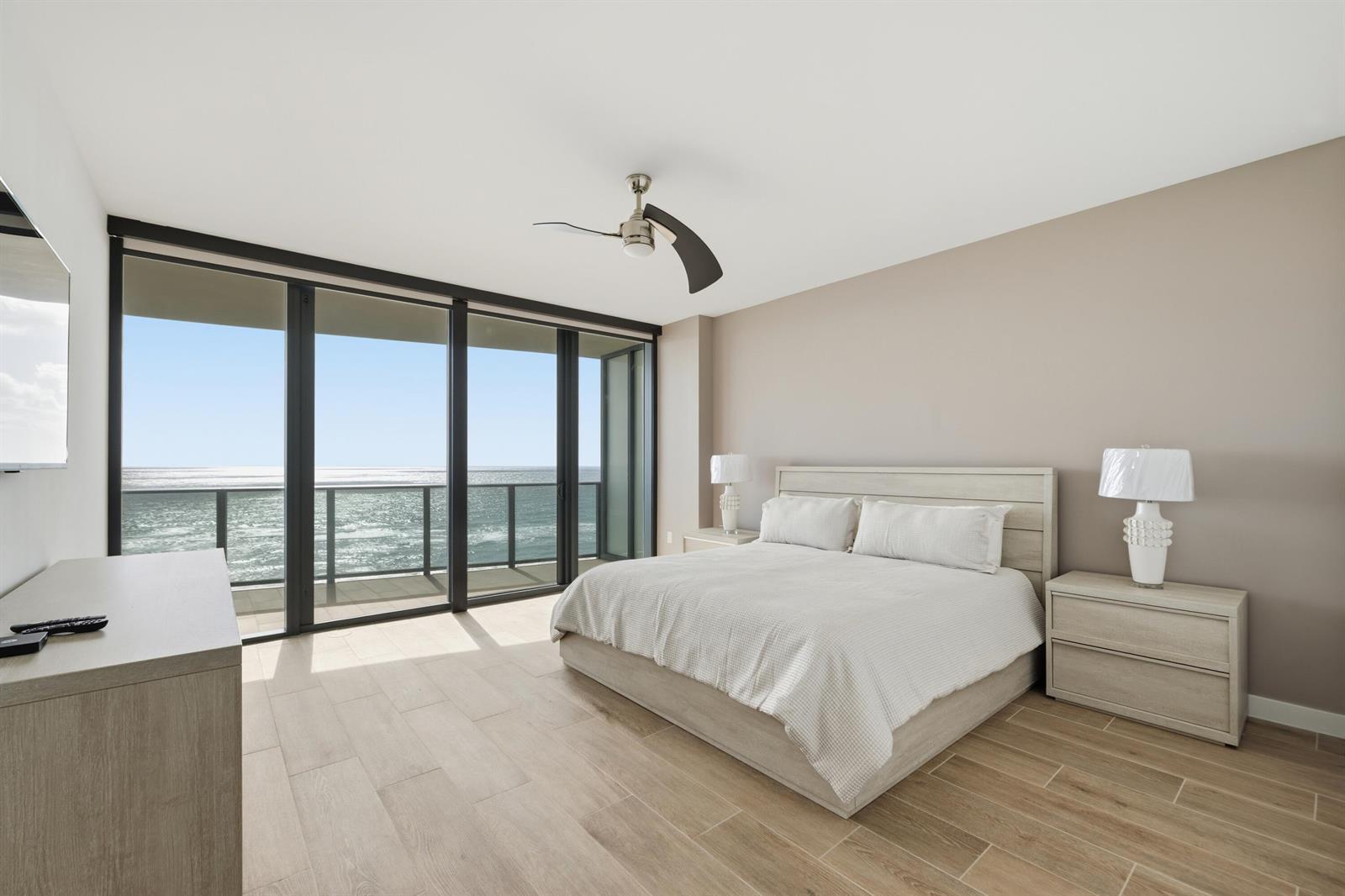 Building Photo - 900 N Ocean Blvd