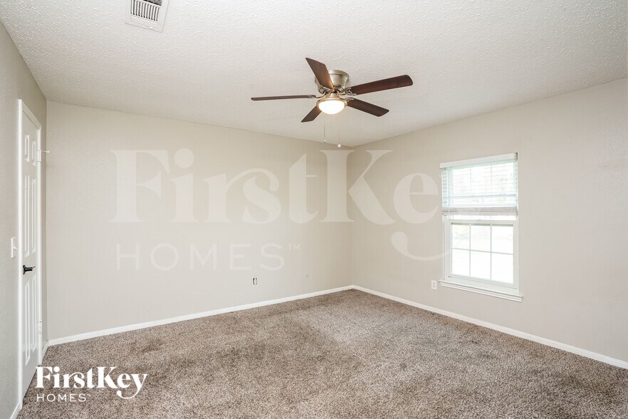 Building Photo - 12523 Mill Ridge Dr