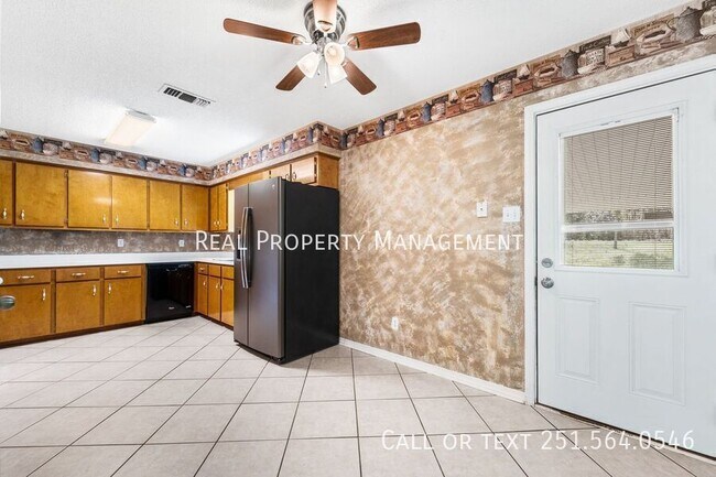 Building Photo - 9631 Royal Woods Dr N