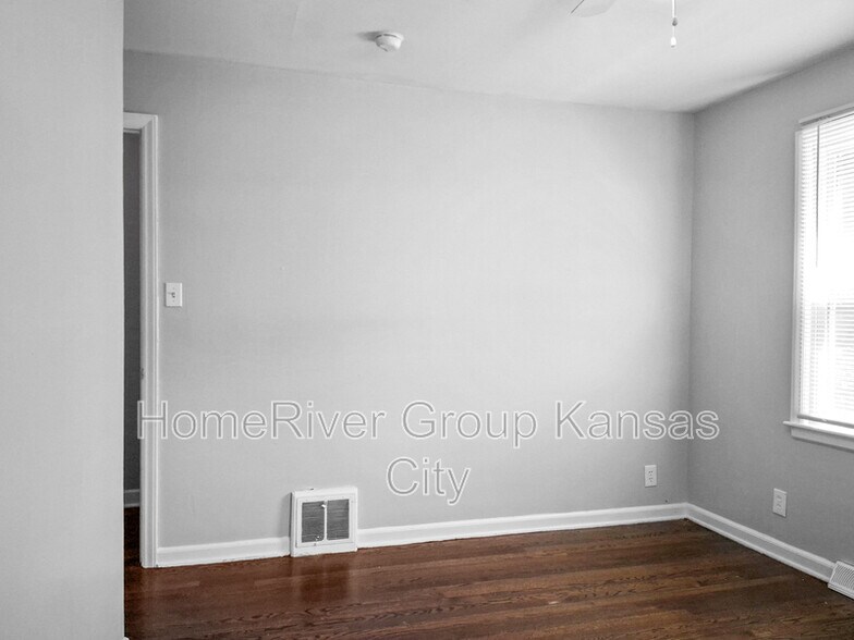 Building Photo - 5325 Ralston Ave