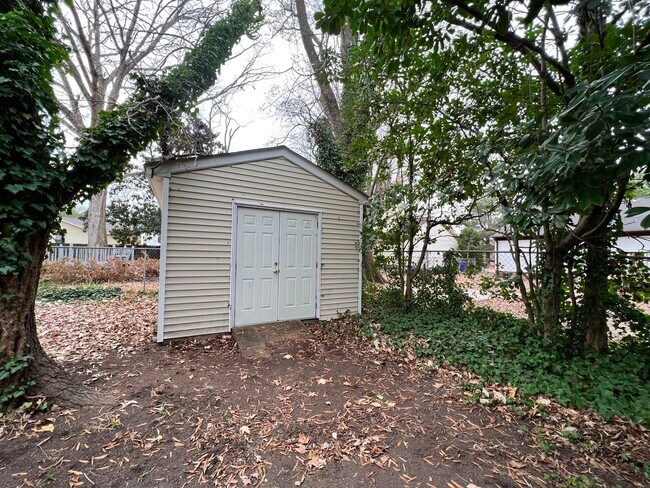Building Photo - Four bedroom home in Norfolk - Beautiful Backyard