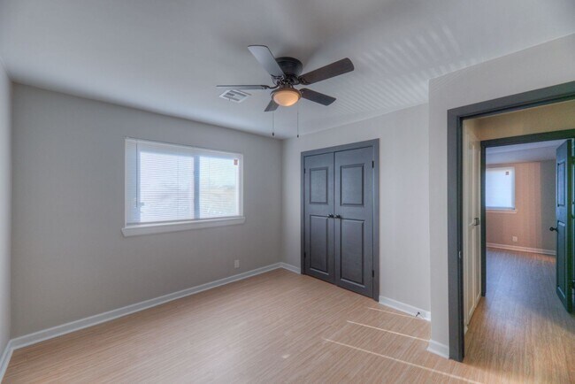 Building Photo - Windsor Village Townhomes
