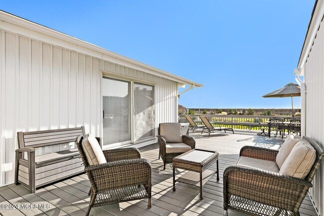 Building Photo - 65 Seaview Ave
