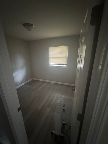 Building Photo - 815 Norwood Dr