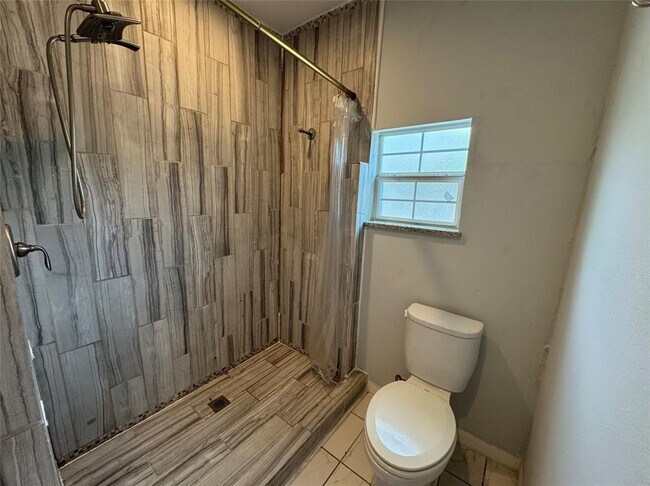 Building Photo - 1402 Mardell St