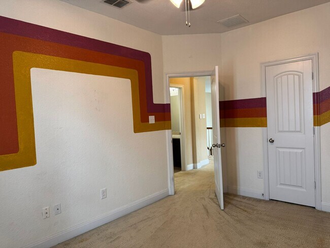 Building Photo - 517 Whittmen Ave