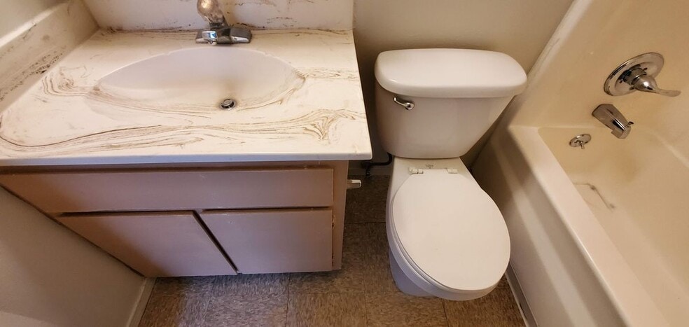 Building Photo - 320 Tennessee St SE