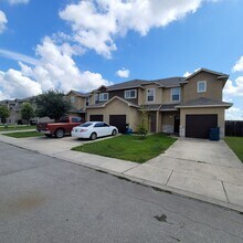 Building Photo - Town home for rent