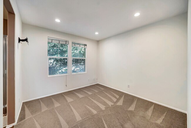Building Photo - 24063 Avocado Ln