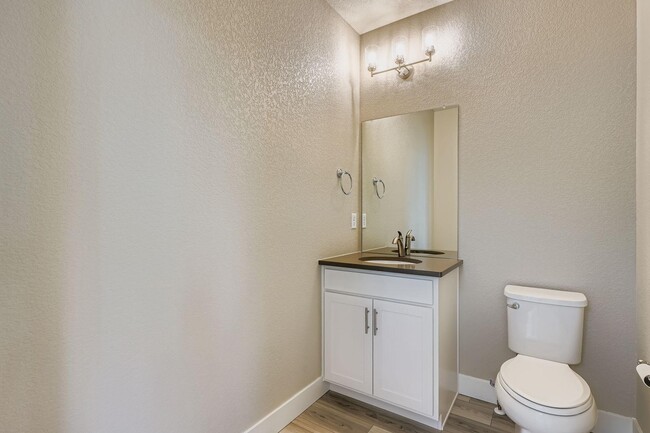 Building Photo - 2502 Colt Wy