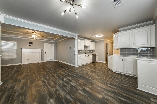 Building Photo - 31 Newcastle Dr