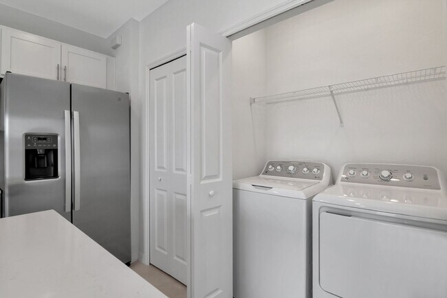 Building Photo - Luxury Townhouse for Rent in Lakewood Ranch