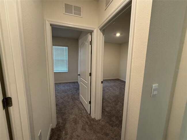 Building Photo - 1511 Ellesmere Ave