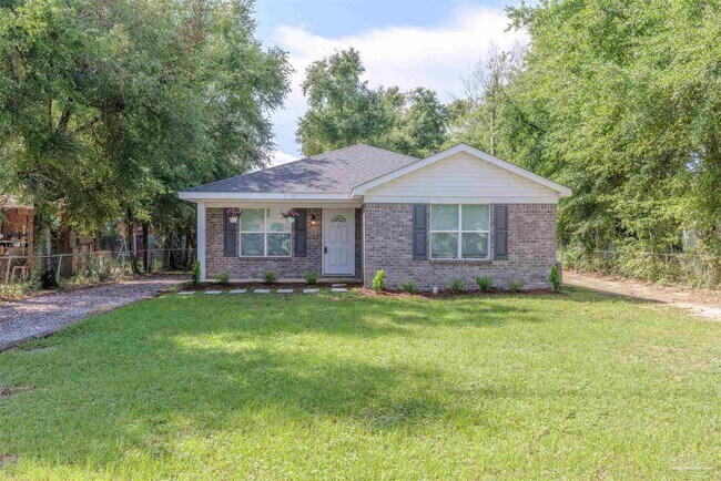 Primary Photo - 7 Marine Dr