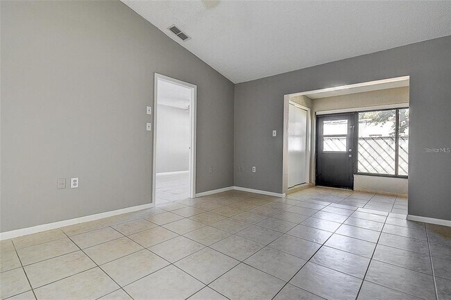 Building Photo - 4752 Sunny Loop