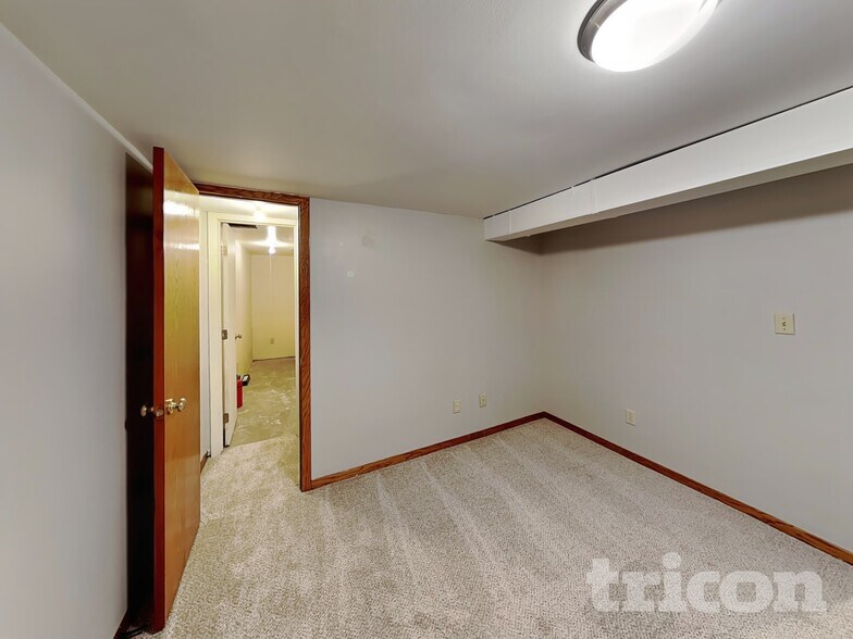 Building Photo - 11893 Dunhill Rd