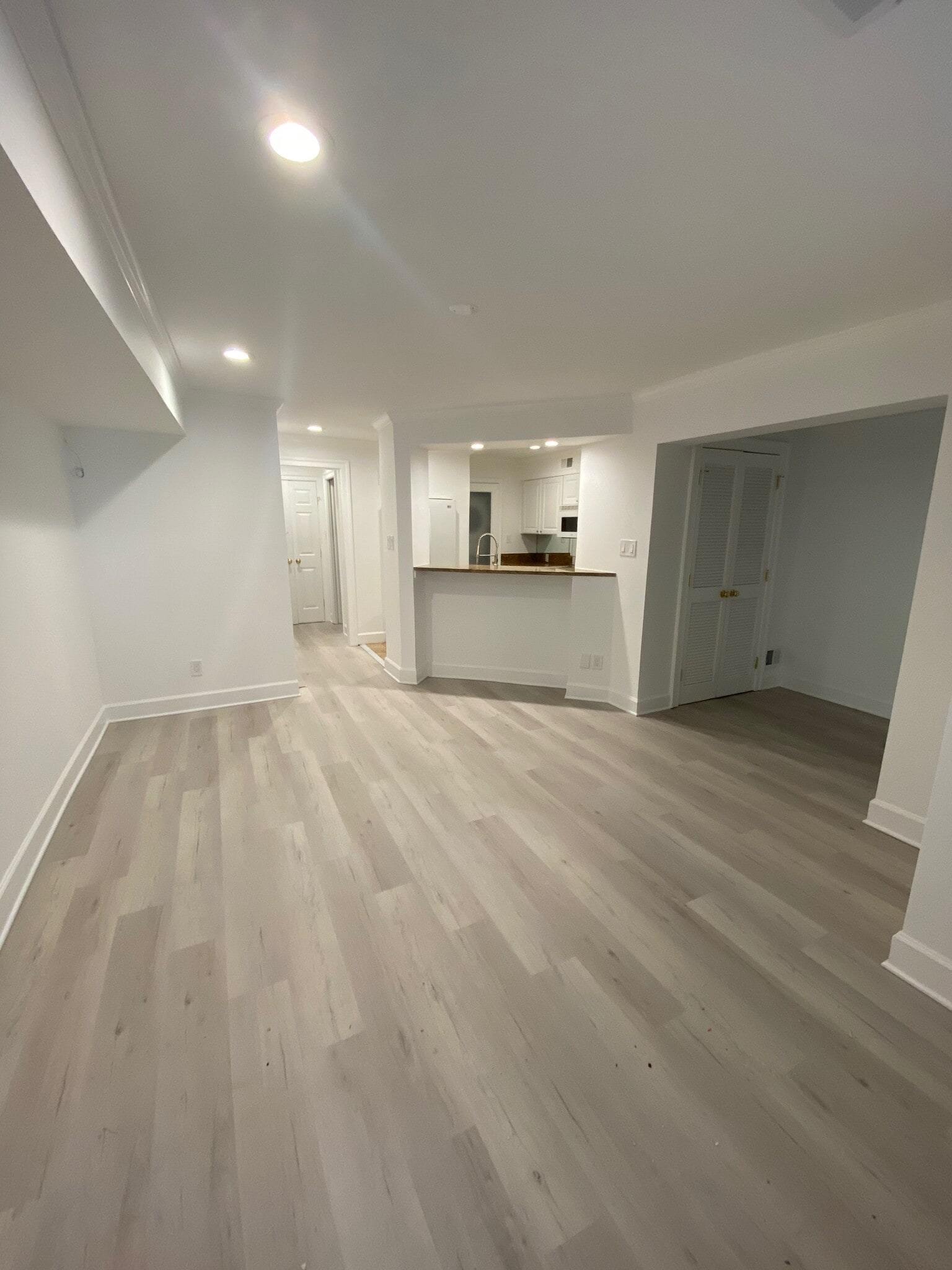 Building Photo - 2012 Hillyer Pl NW