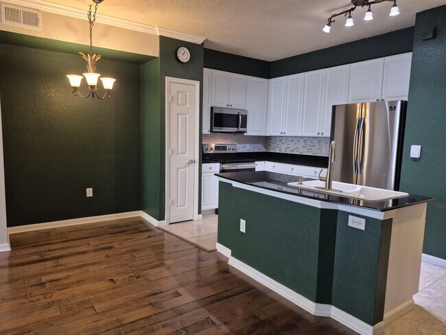 Building Photo - It's a lifestyle!