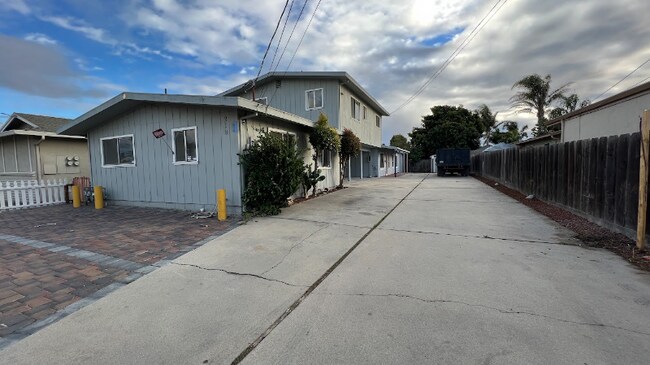 Primary Photo - 210 E Romie Ln