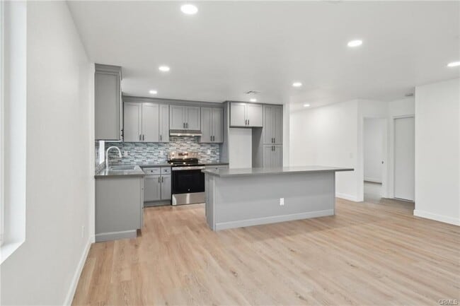 Building Photo - 4664 Sierra St
