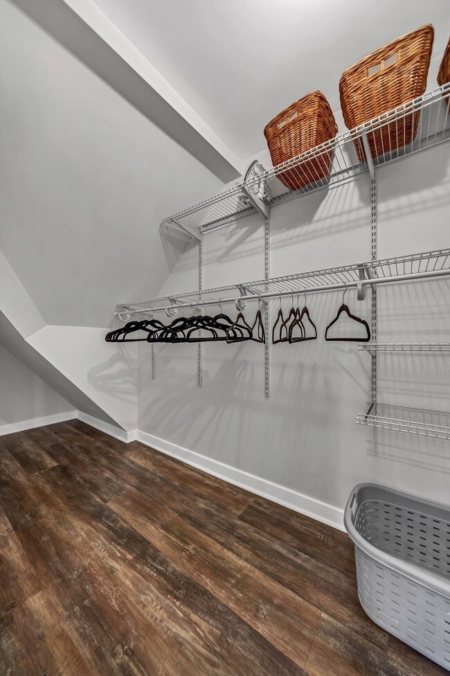 Building Photo - Furnished 1-Bedroom Upper Apartment on Main St