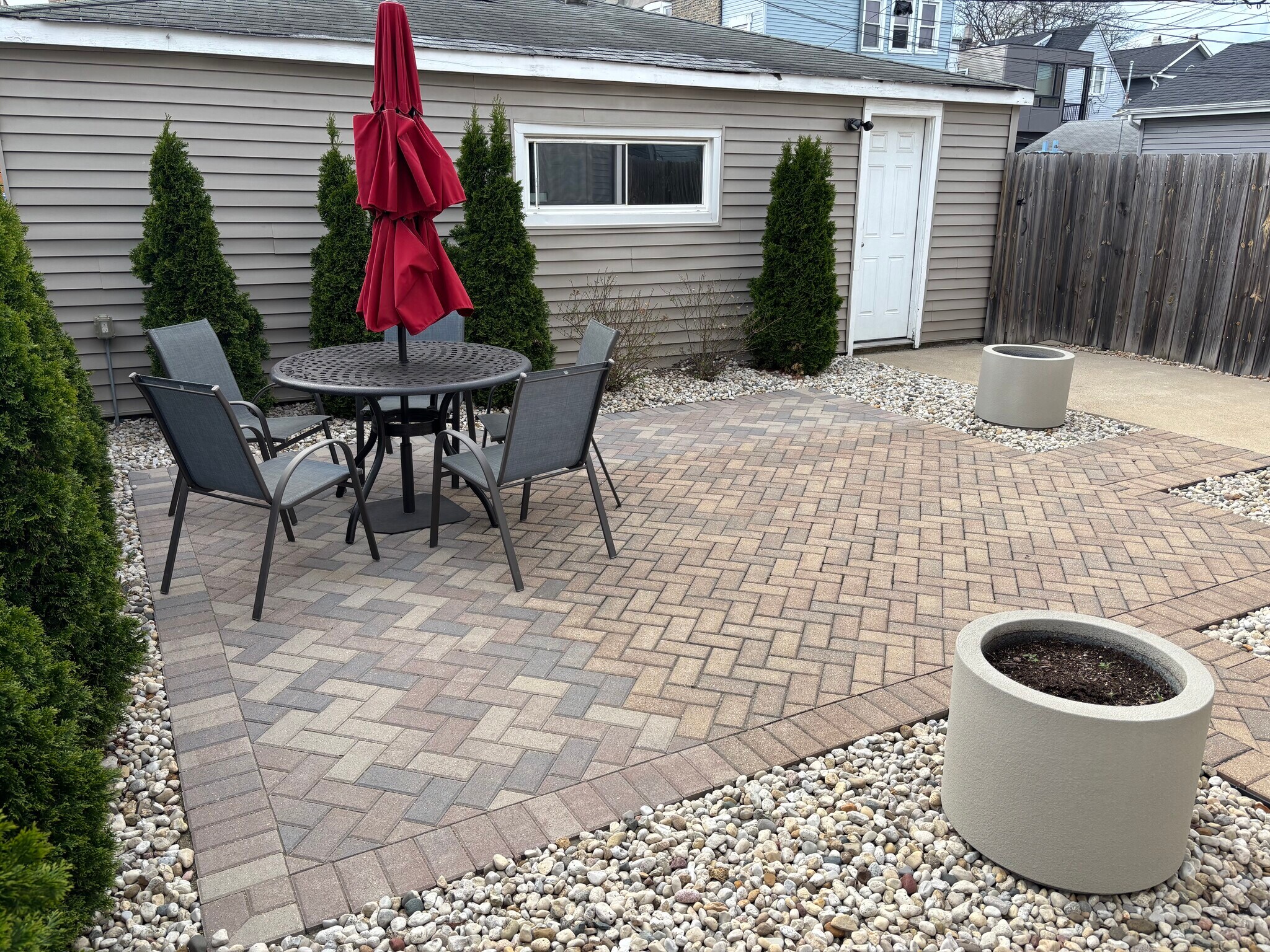 Building Photo - 2428 N Avers Ave