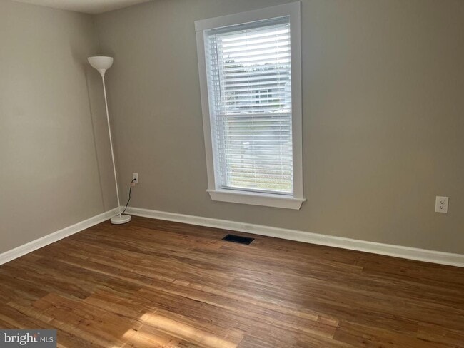 Building Photo - 206 Cashmere Dr