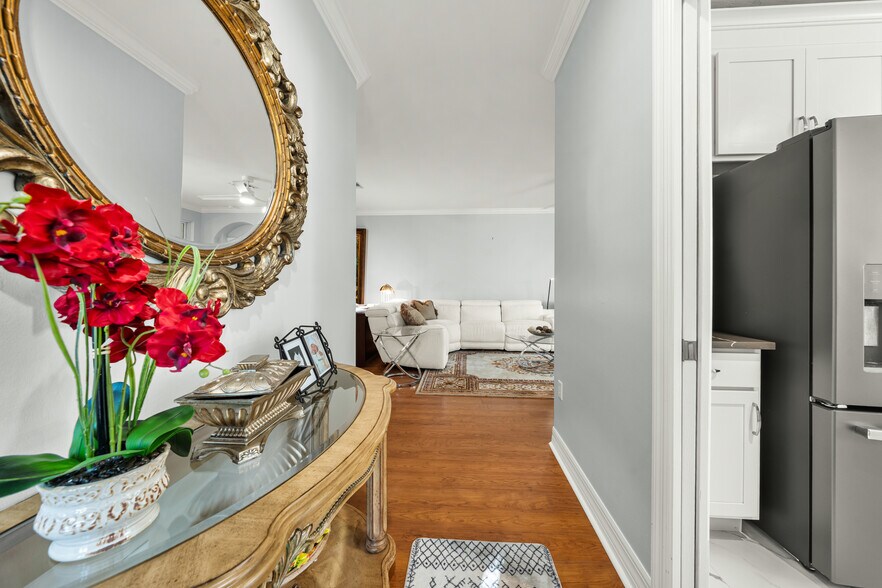 Building Photo - 8310 Big Acorn Cir