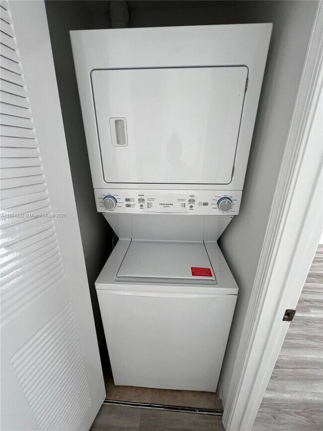 Building Photo - 3650 N 56th Ave